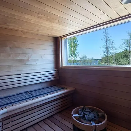 Eslahti - Seafront/jacuzzi Villa