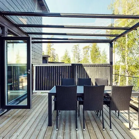 Villa Eslahti - Seafront/jacuzzi *