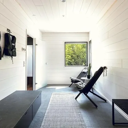 Villa Eslahti - Seafront/jacuzzi