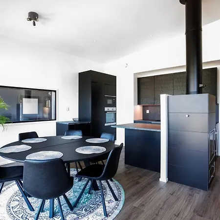 Villa Eslahti - Seafront/jacuzzi