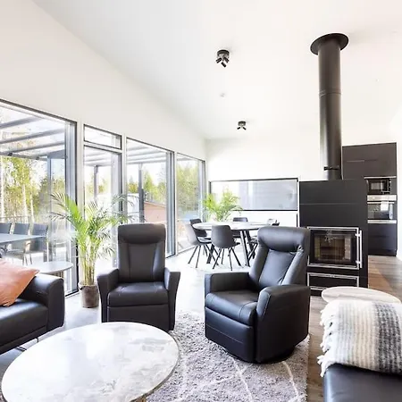 Villa Eslahti - Seafront/jacuzzi