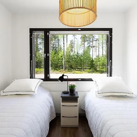 Villa Eslahti - Seafront/jacuzzi