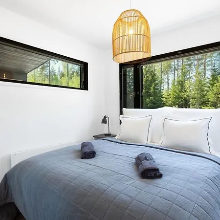 Villa Eslahti - Seafront/jacuzzi Porvoo