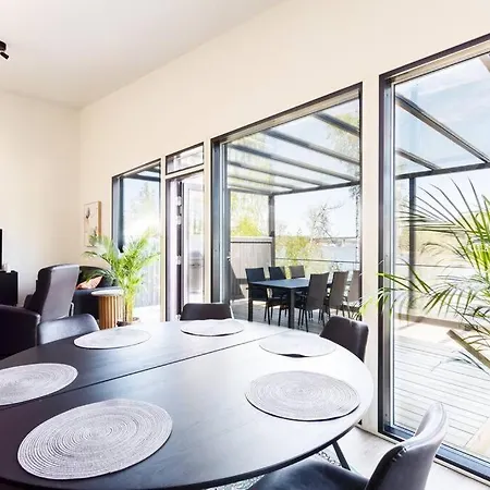 Villa Eslahti - Seafront/jacuzzi